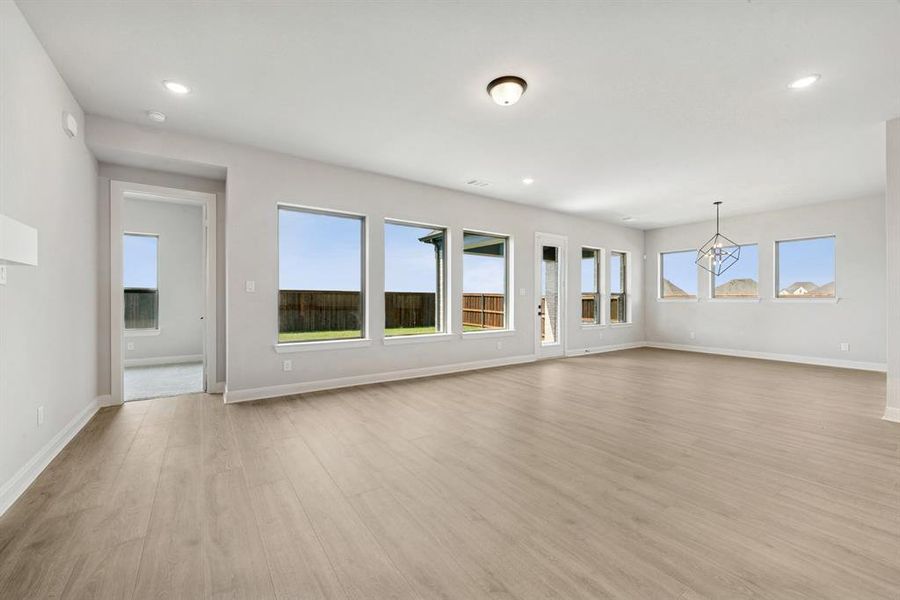 Spacious, unfurnished interior of a new home in Myrtle Creek, Waxahachie (Image 22). Spacious, unfurnished interior of a new home in Myrtle Creek, Waxahachie (Image 22).