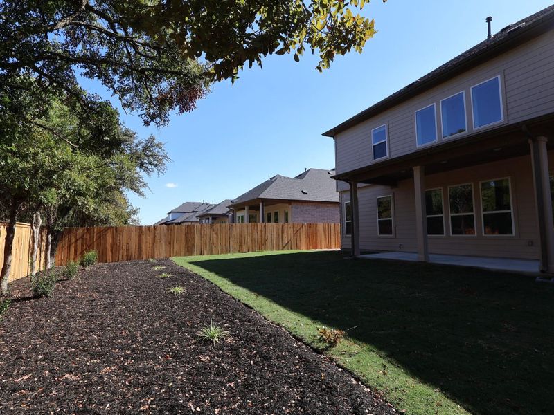 Exterior details and patio area of a home in Barksdale, Leander (Image 3).