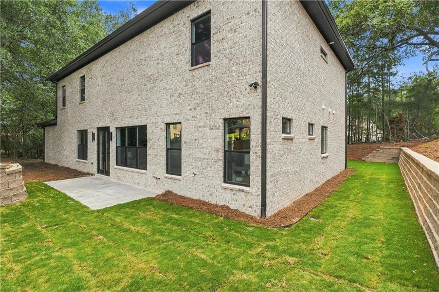 Exterior details and patio area of a home in , Fairburn (Image 30).