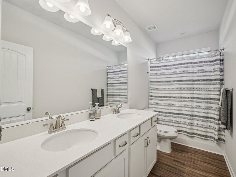 25-web-or-mls-Oriental St-S2412-025