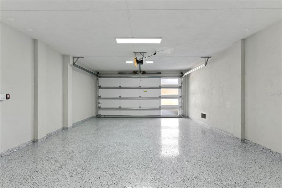 Spacious, unfurnished interior of a new home in , Oldsmar (Image 23).