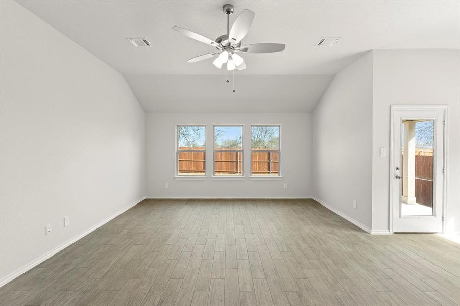 15. 7812 Kingfisher - Family