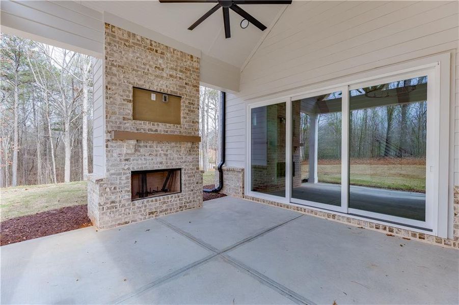 Exterior details and patio area of a home in , Pendergrass (Image 3).