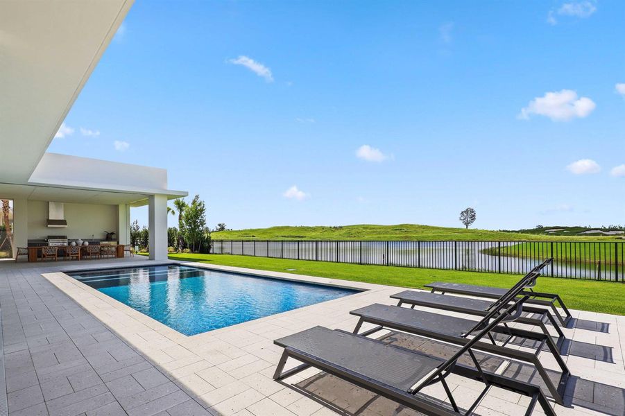 Swimming Pool & Spa Swimming Pool & Spa