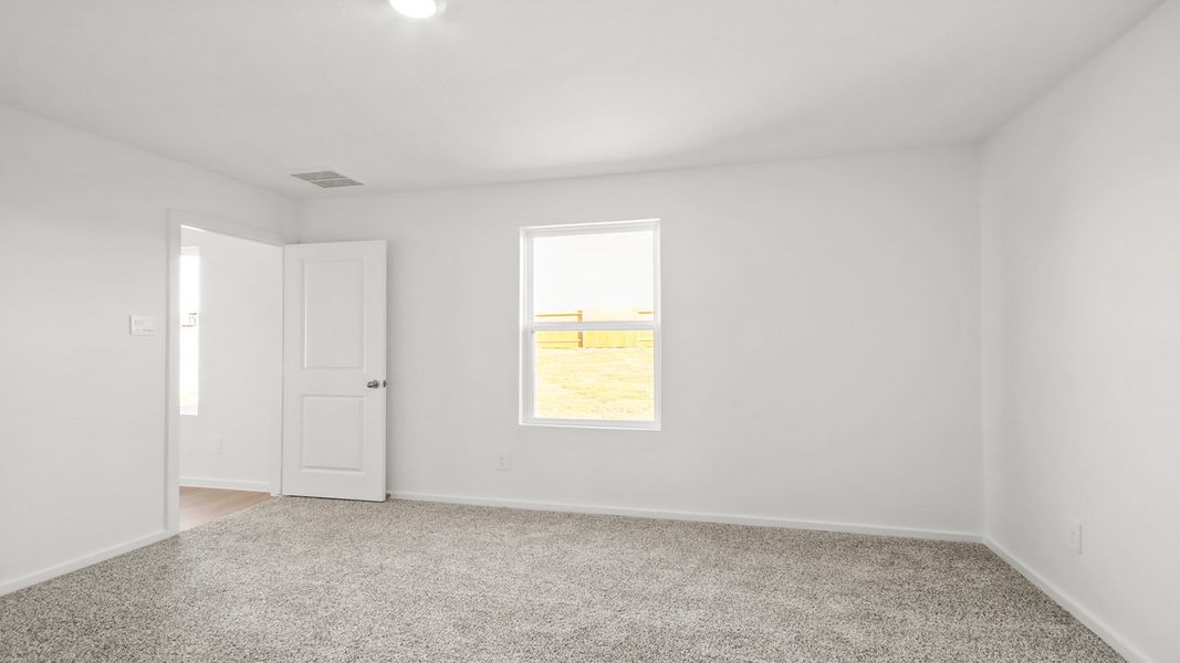 Spacious, unfurnished interior of a new home in Lexington Heights, Willis (Image 16).