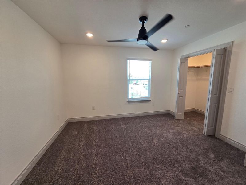 Spacious, unfurnished interior of a new home in , Round Rock (Image 8).