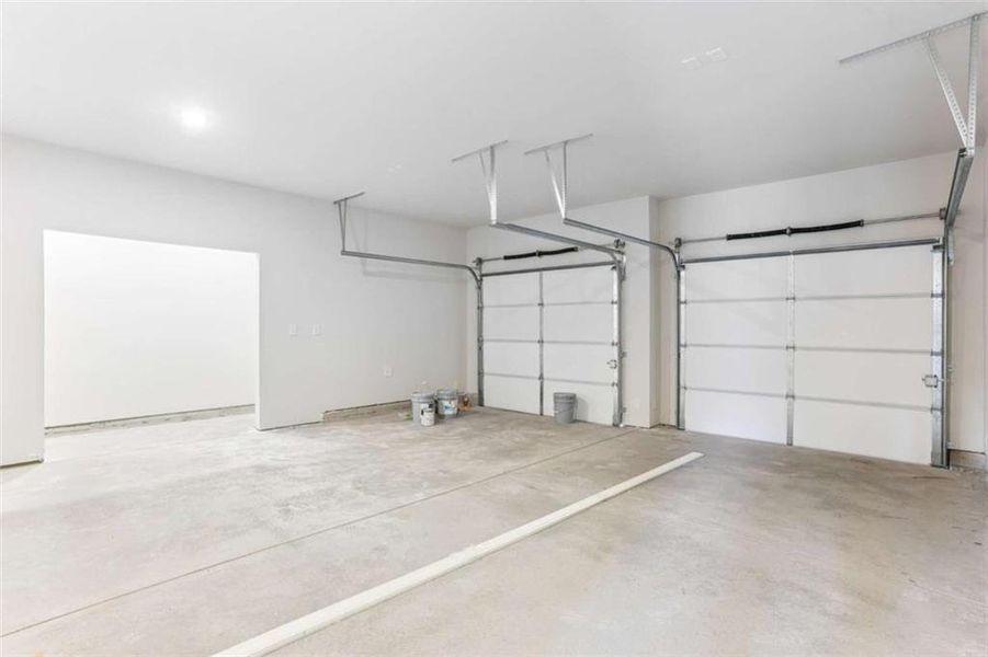 Spacious, unfurnished interior of a new home in The Enclave at Stonewall Station, Union City (Image 23).