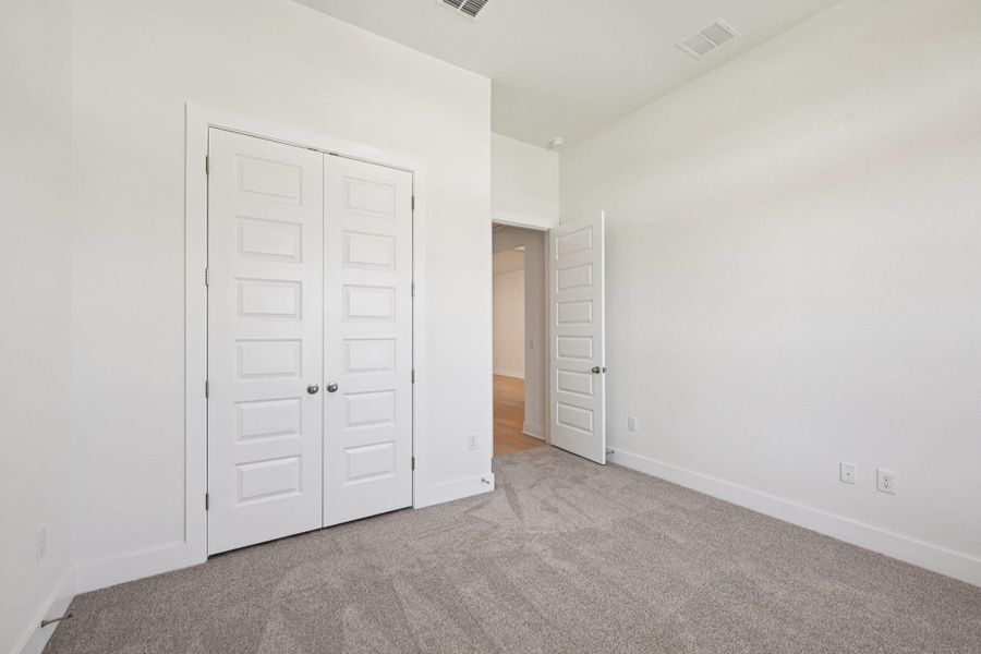Spacious, unfurnished interior of a new home in Persimmon, Buda (Image 10). Spacious, unfurnished interior of a new home in Persimmon, Buda (Image 10).