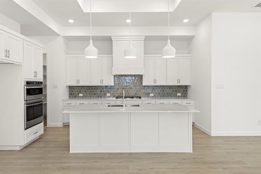 07. 7104 Bergamot - Kitchen