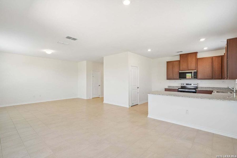 Spacious, unfurnished interior of a new home in Legend Heights - Heritage Collection, New Braunfels (Image 12). Spacious, unfurnished interior of a new home in Legend Heights - Heritage Collection, New Braunfels (Image 12).