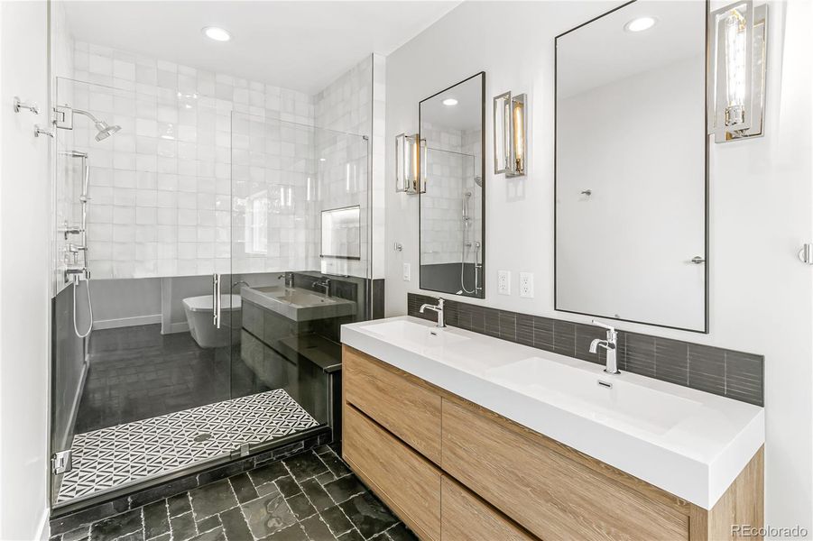 Furnished interior view inside a new home in , Englewood (Image 25).