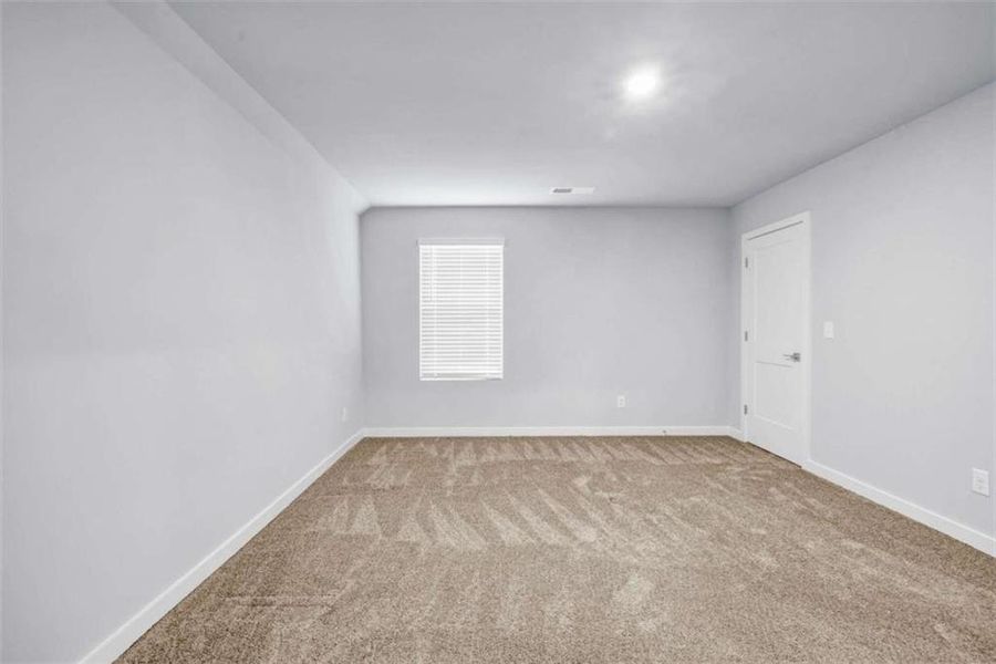 Spacious, unfurnished interior of a new home in Palmetto Oaks Phase III, Palmetto (Image 33). Spacious, unfurnished interior of a new home in Palmetto Oaks Phase III, Palmetto (Image 33).