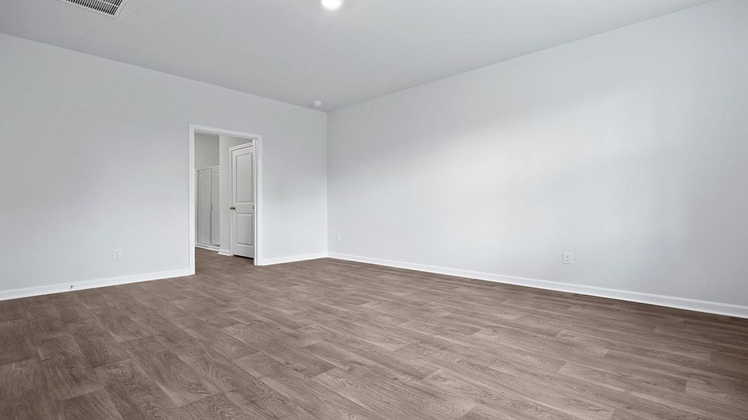 Spacious, unfurnished interior of a new home in Lakeview at Kitfield, Moncks Corner (Image 20).