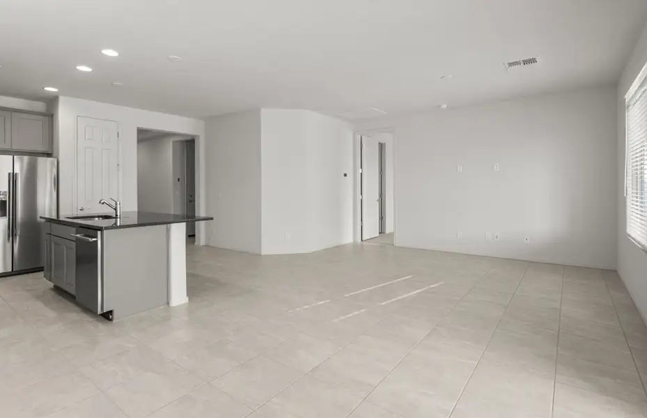 Spacious, unfurnished interior of a new home in Sun City Festival, Buckeye (Image 19).