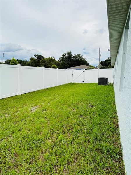 Exterior details and patio area of a home in , Ocala (Image 25).