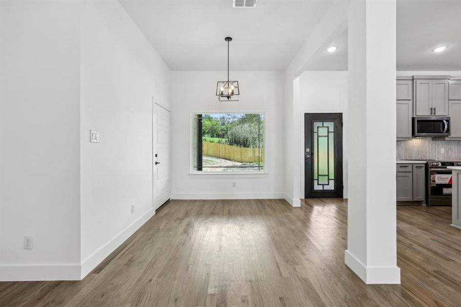 Spacious, unfurnished interior of a new home in , Dallas (Image 9).