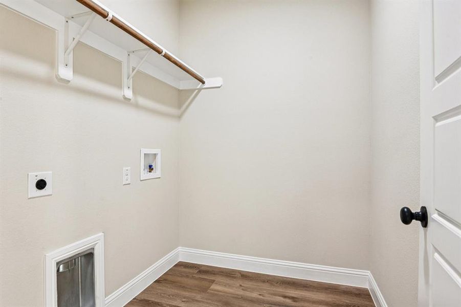 Spacious, unfurnished interior of a new home in , Alvarado (Image 35).