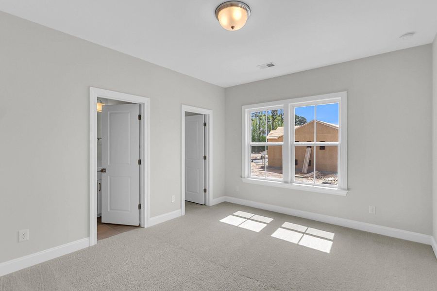 Spacious, unfurnished interior of a new home in Phillips Crossing, Ridgeville (Image 33).