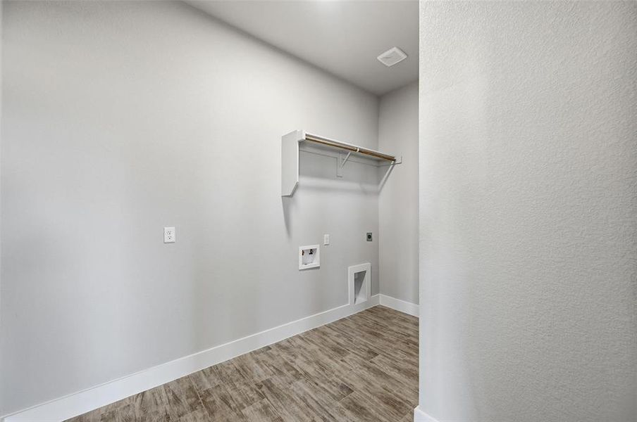 Spacious, unfurnished interior of a new home in Whispering Winds, Reno (Image 13).