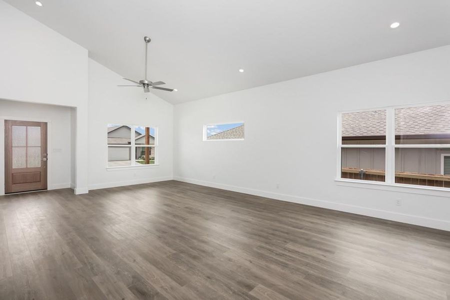 Spacious, unfurnished interior of a new home in , Fredericksburg (Image 16).