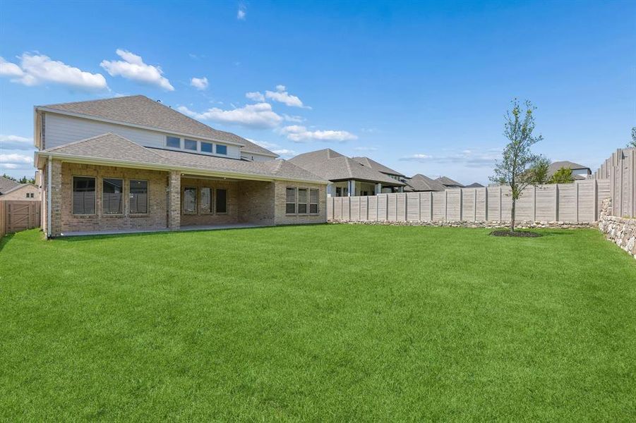 Exterior details and patio area of a home in , McKinney (Image 3).