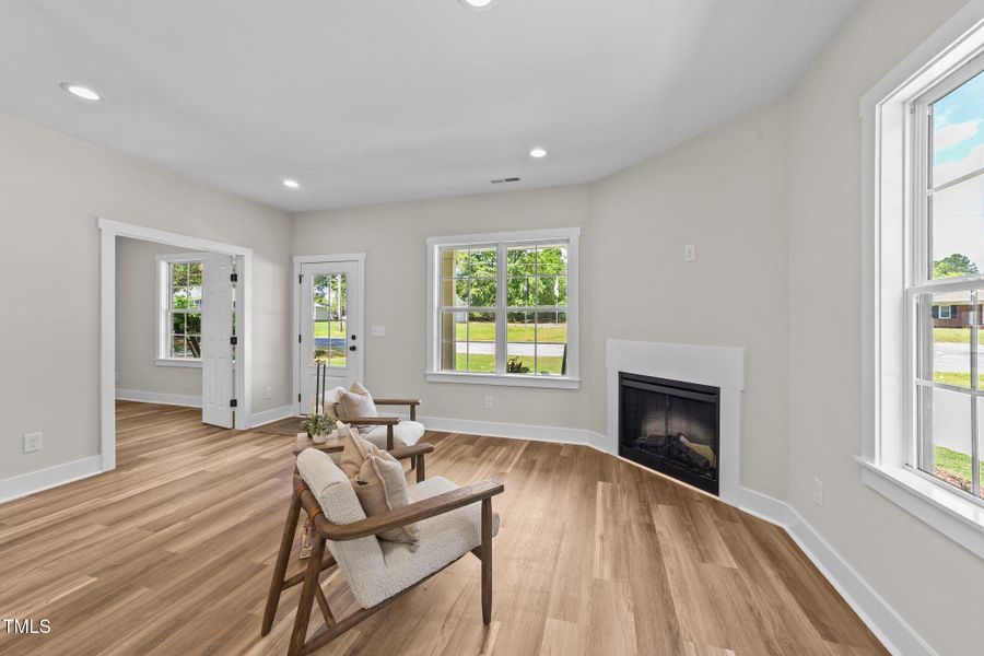 412 N Green - Family Room 2