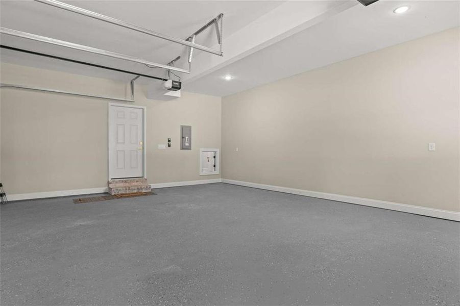 Spacious, unfurnished interior of a new home in , Carrollton (Image 63).