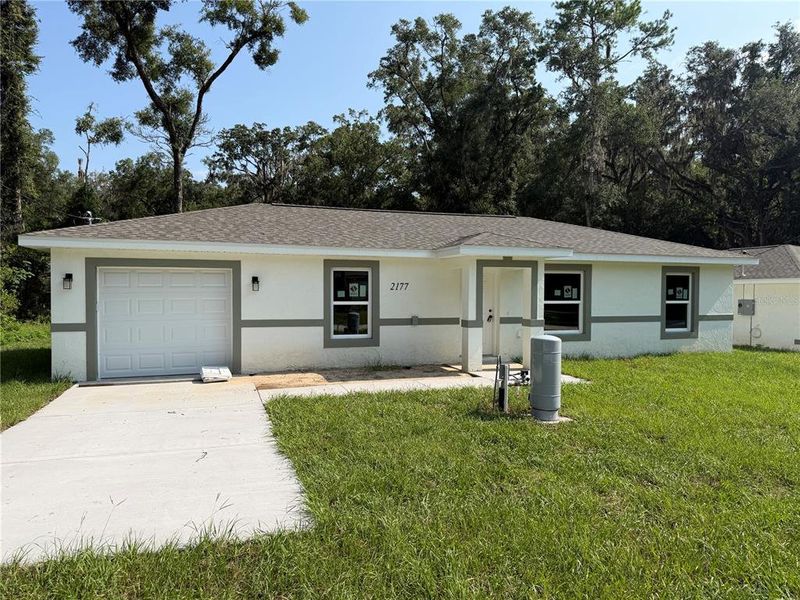 Exterior details and patio area of a home in , Ocala (Image 3).
