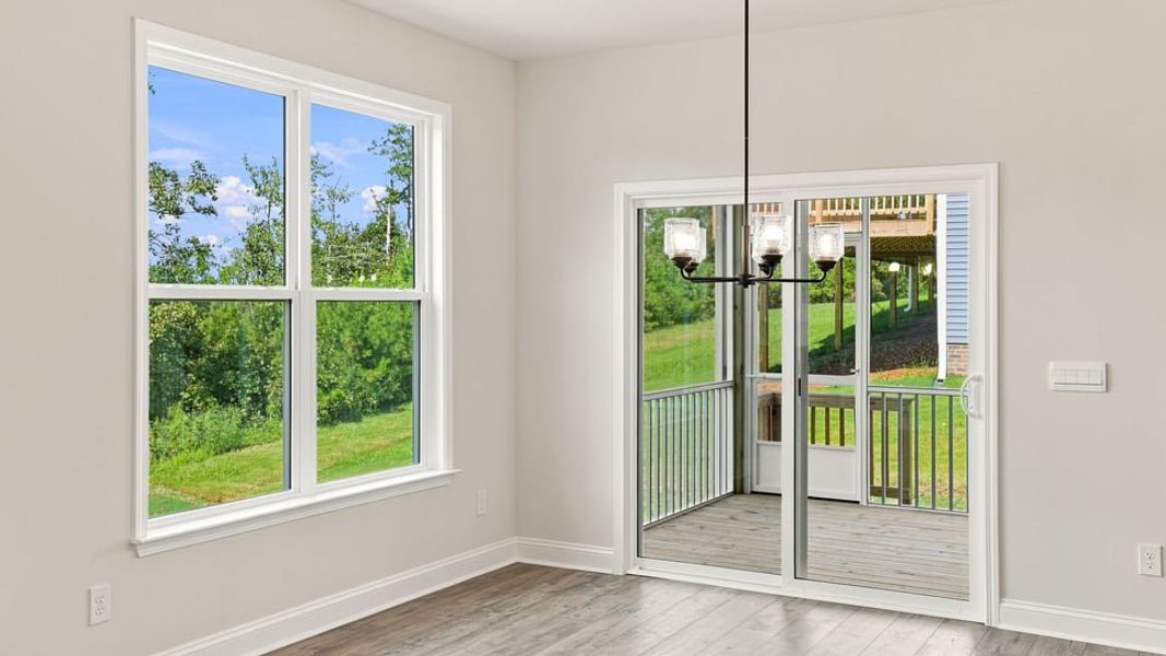 Spacious, unfurnished interior of a new home in Shadowood, Seneca (Image 26).