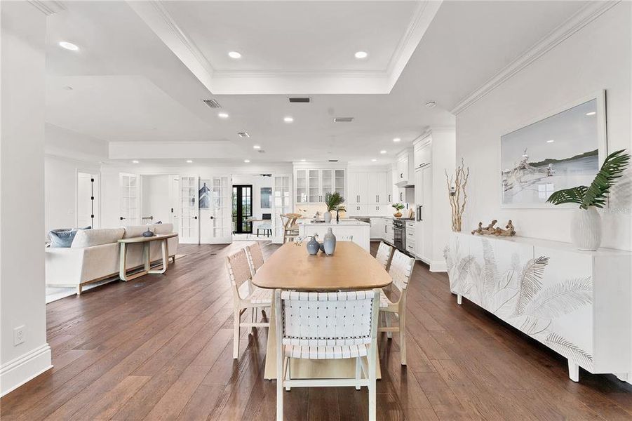 Furnished interior view inside a new home in , Boca Grande (Image 57).