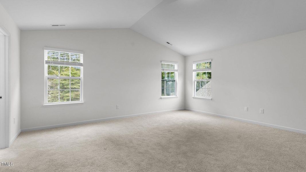 1025 Middlecrest Drive 1025 Middlecrest Drive