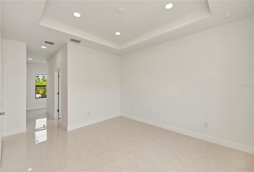 Spacious, unfurnished interior of a new home in , Port Charlotte (Image 37).