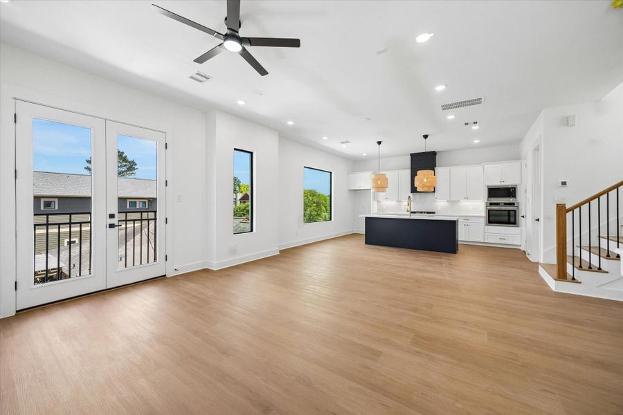 Spacious, unfurnished interior of a new home in , Houston (Image 17).