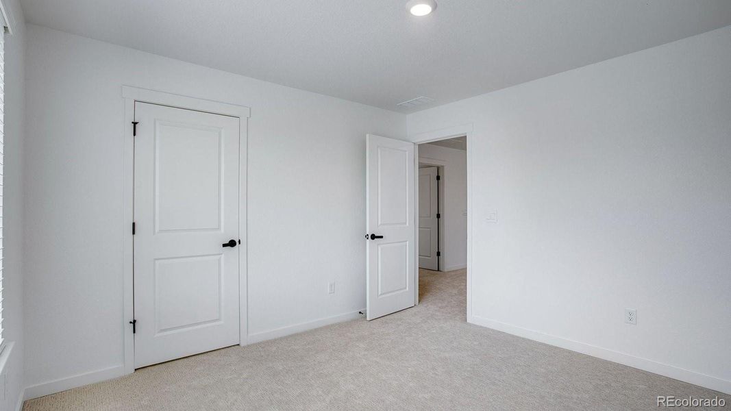 Spacious, unfurnished interior of a new home in Hansen Farm, Fort Collins (Image 25).