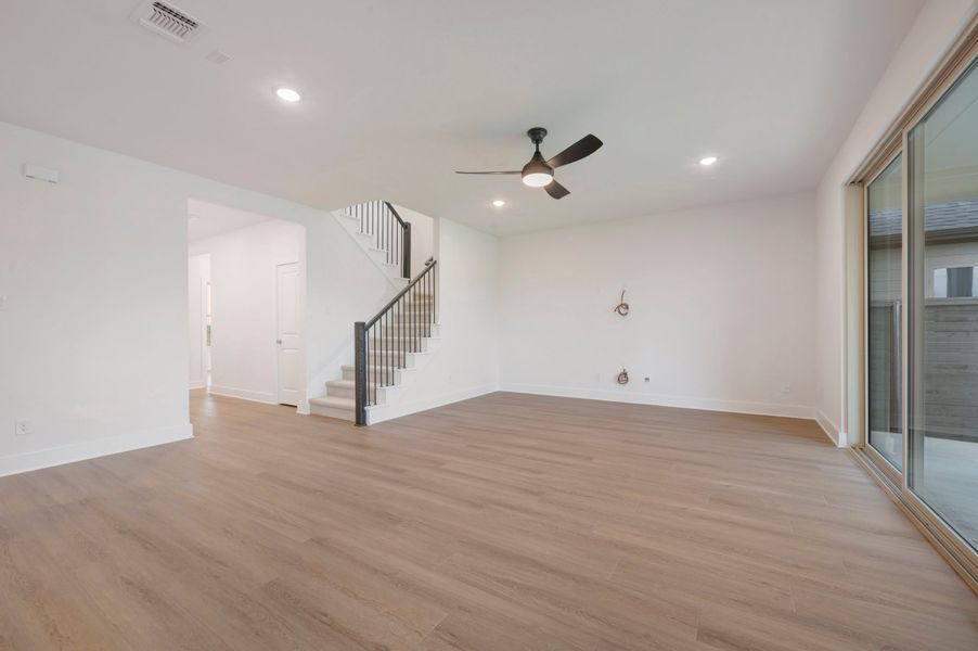 Spacious, unfurnished interior of a new home in Treeline, Justin (Image 13).