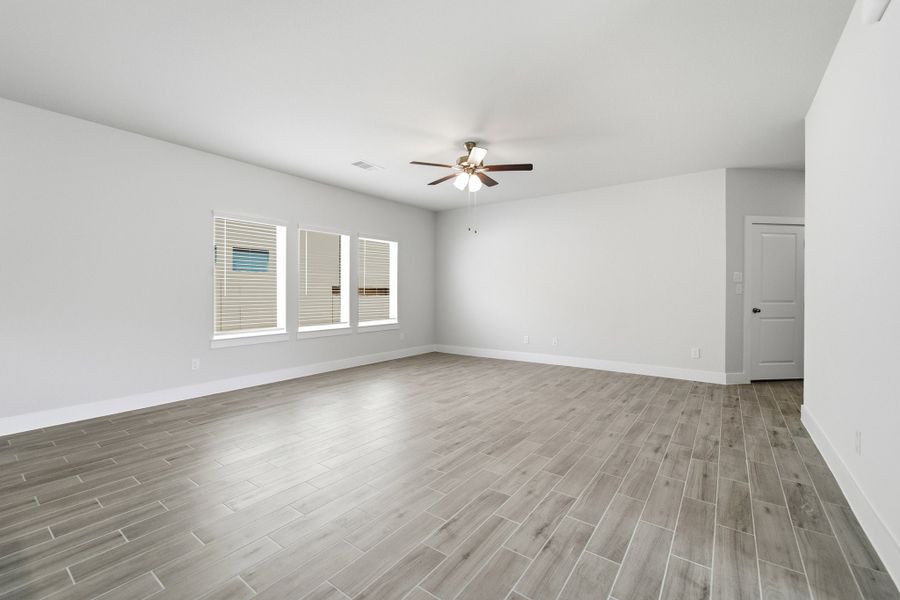 Spacious, unfurnished interior of a new home in Bluestem, Brookshire (Image 37).