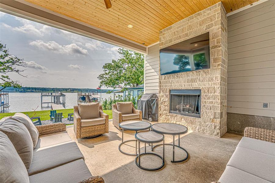 Exterior details and patio area of a home in , Eustace (Image 22).
