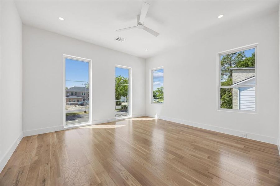 Spacious, unfurnished interior of a new home in , Dallas (Image 20).