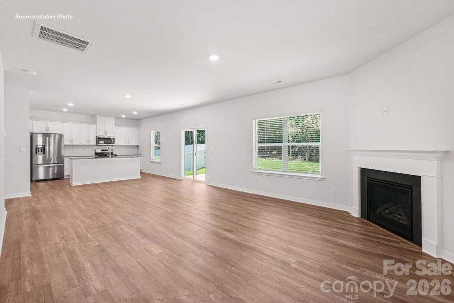 Spacious, unfurnished interior of a new home in Reedy Creek Preserve, Charlotte (Image 19).