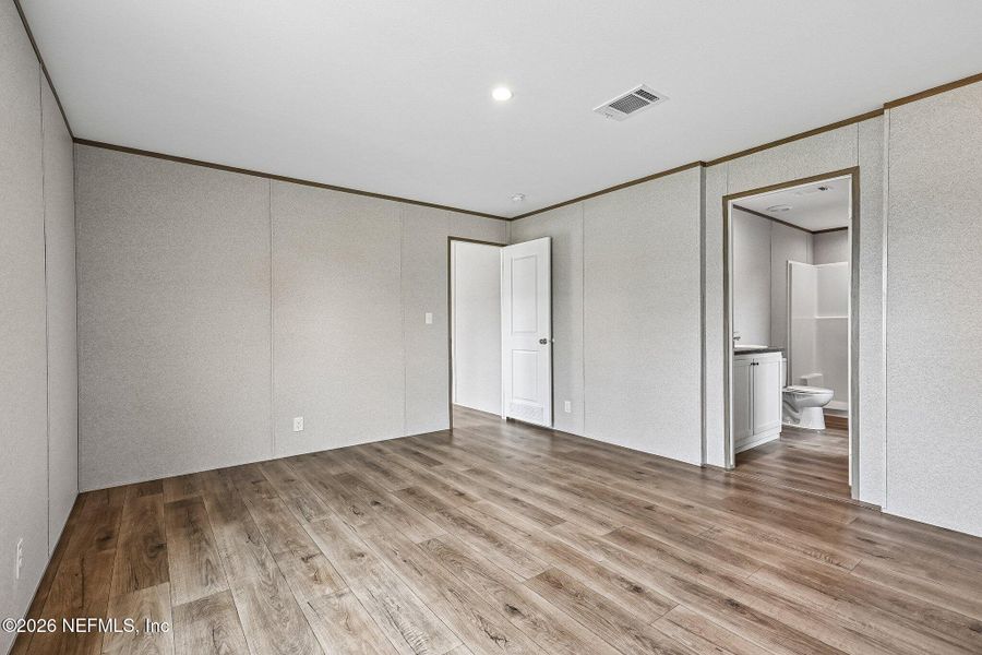 Spacious, unfurnished interior of a new home in , Starke (Image 41).