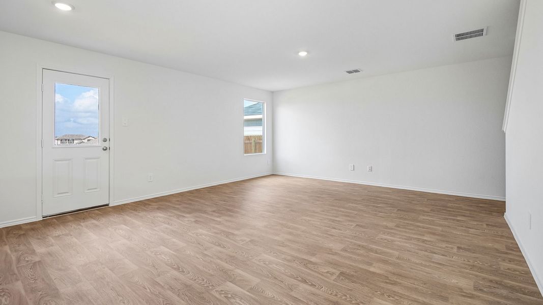 Spacious, unfurnished interior of a new home in Prairie Lakes, Buda (Image 16).
