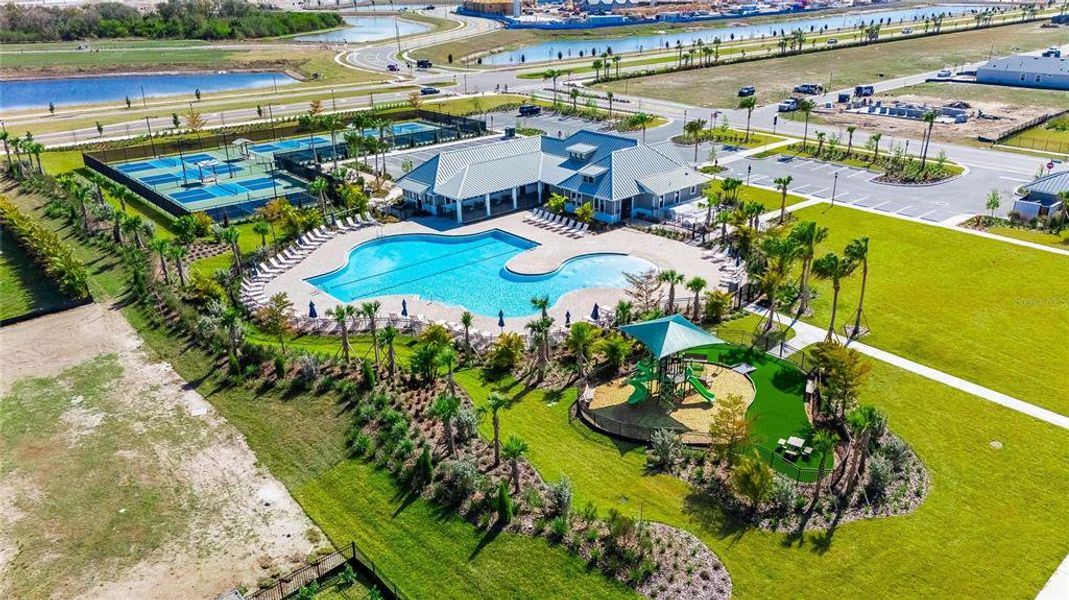 Community amenities in , Apollo Beach (Image 54).