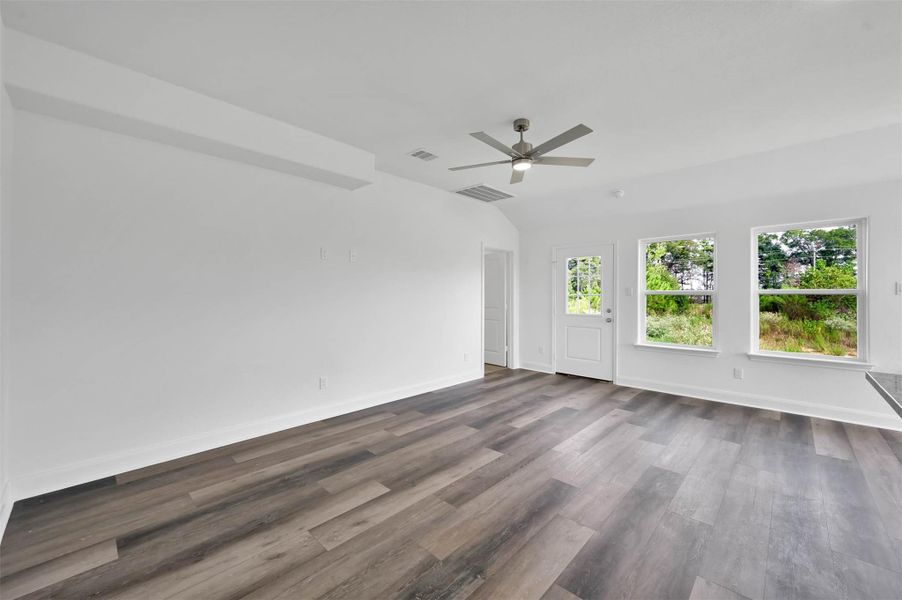 Image 7 of a home in . Image 7 of a home in .