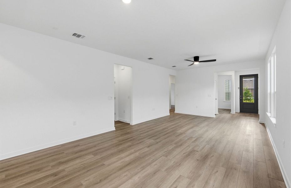 Spacious, unfurnished interior of a new home in Sun City Texas, Georgetown (Image 37). Spacious, unfurnished interior of a new home in Sun City Texas, Georgetown (Image 37).