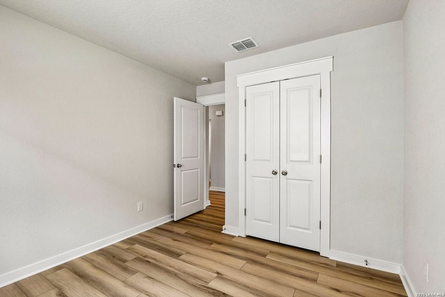 Spacious, unfurnished interior of a new home in Cloud Country, New Braunfels (Image 15).