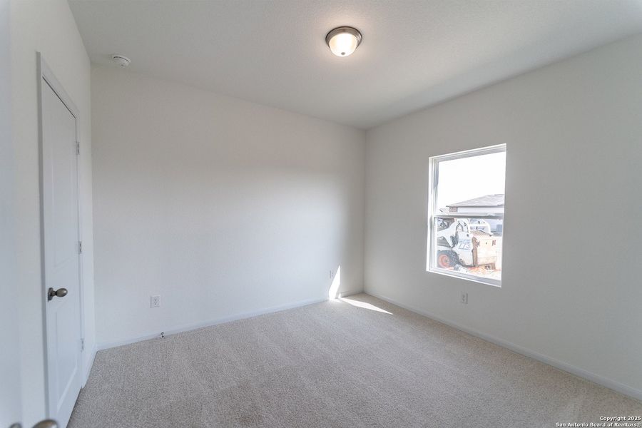 Spacious, unfurnished interior of a new home in Katzer Ranch, Converse (Image 9).