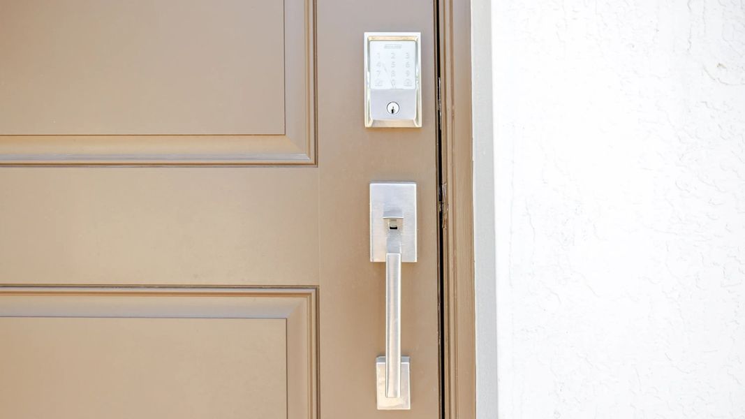 Smart WiFi Deadbolt Smart WiFi Deadbolt