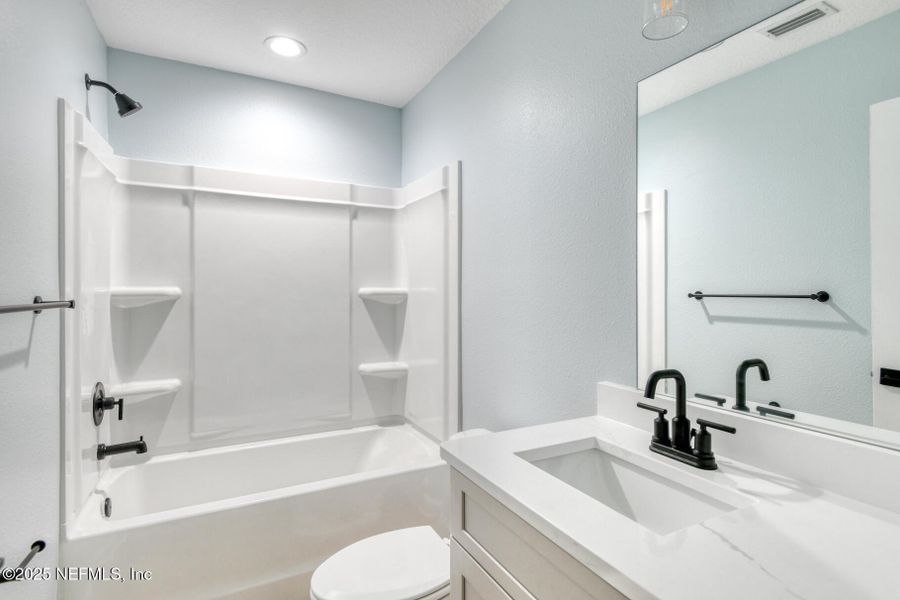 Furnished interior view inside a new home in , Palatka (Image 9).