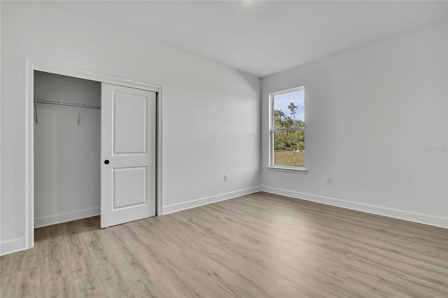 Spacious, unfurnished interior of a new home in , Weeki Wachee (Image 36).