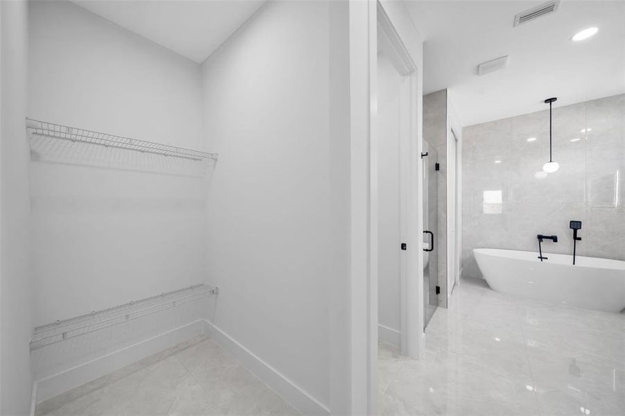 Spacious, unfurnished interior of a new home in , Cape Coral (Image 49). Spacious, unfurnished interior of a new home in , Cape Coral (Image 49).